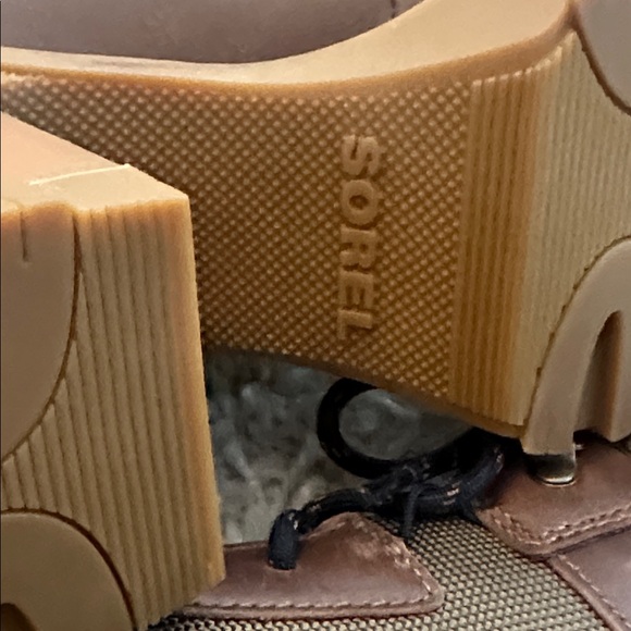 New! SOREL Brex lug heel platform boots 7 - Picture 15 of 16